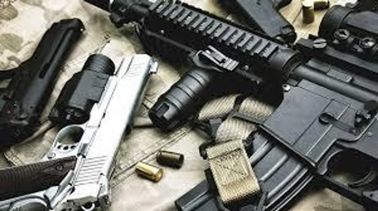 মুর্শিদাবাদ থেকে উদ্ধার বিপুল পরিমাণ আগ্নেয়াস্ত্র-বোমা