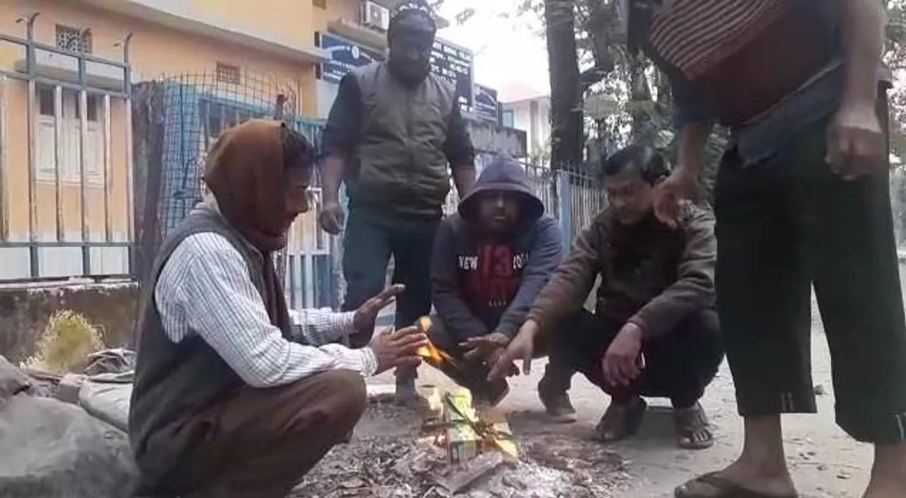 হাড় কাঁপানো ঠান্ডায় কাবু আলিপুরদুয়ারবাসী