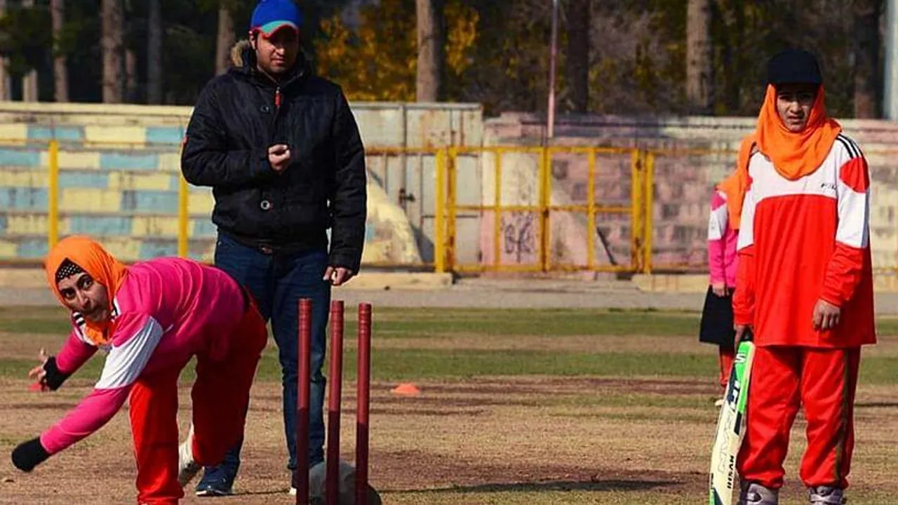 আর ময়দানে দেখা যাবে না আফগান মহিলাদের