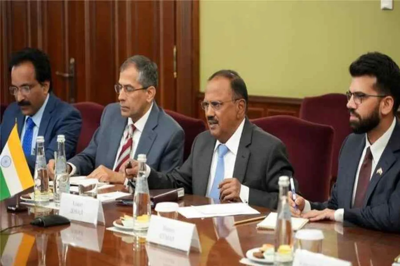 অজিত ডোভালের সঙ্গে দেখা করলেন রাশিয়ার উপ-প্রধানমন্ত্রী