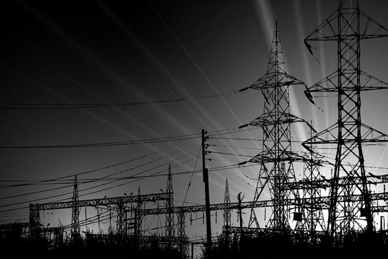 ১২-১৩ ঘণ্টা ধরে বিদ্যুৎহীন দেশের একাংশ