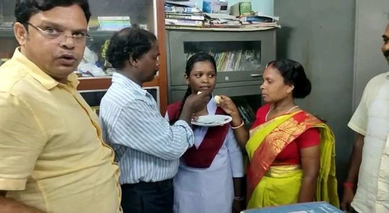 সাঁওতালি মাধ্যমে উচ্চমাধ্যমিকে প্রথম সিলি টুডু