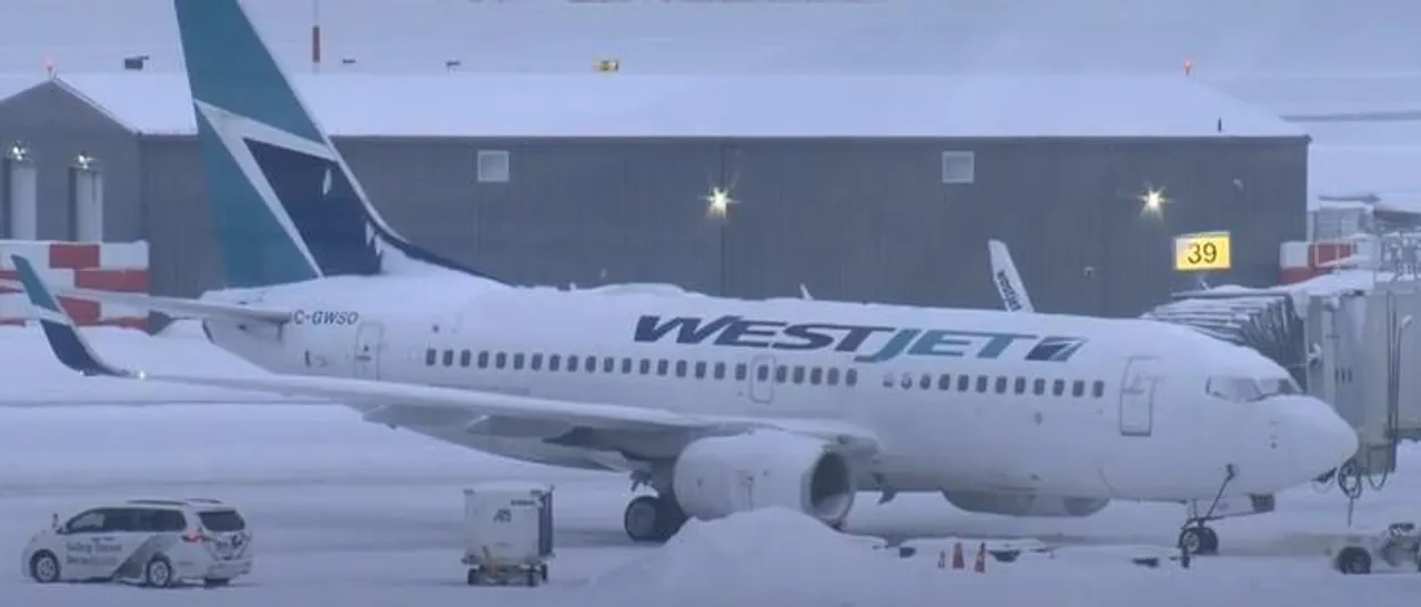 ওয়েস্ট জেট কানাডা জুড়ে ফ্লাইট বাতিল করেছে