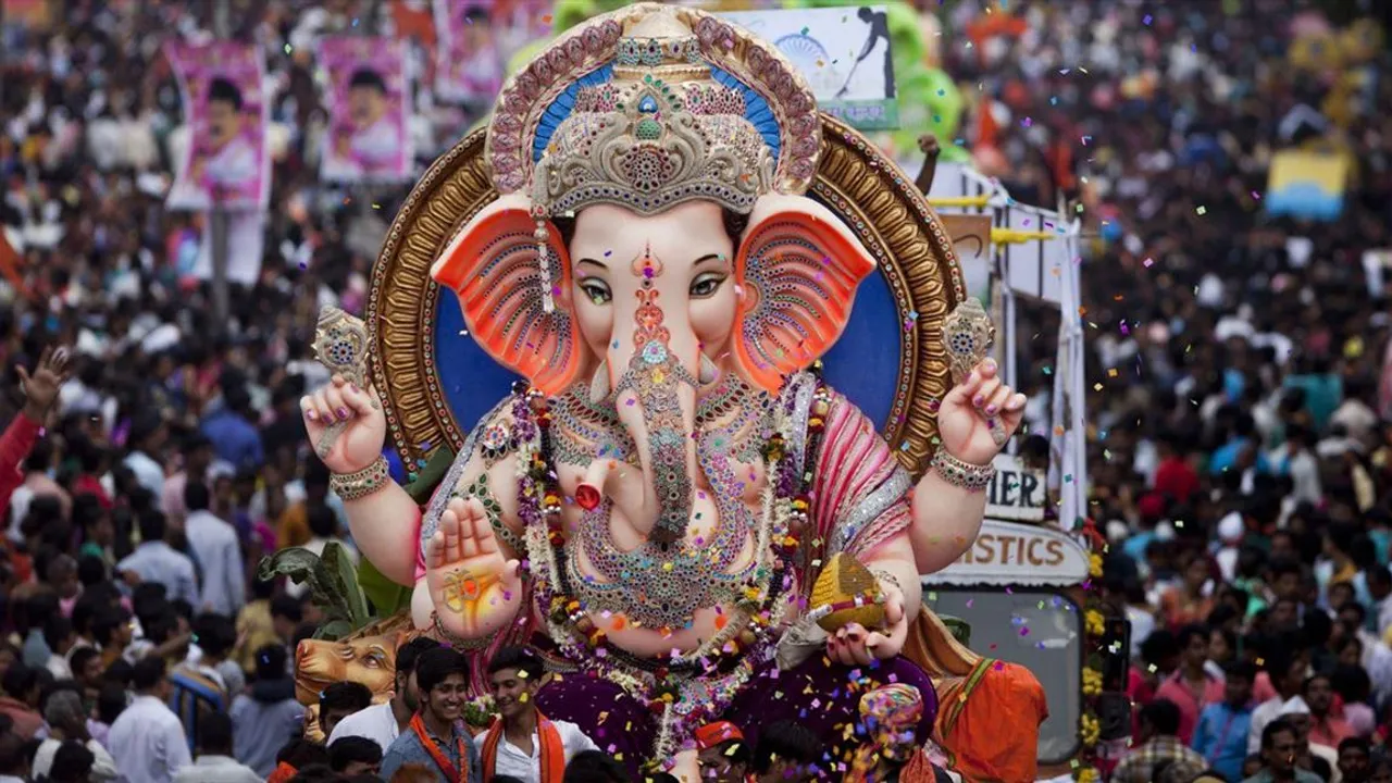 উঠলো নিষেধাজ্ঞা,  মিললো গণেশ বিসর্জনের অনুমতি