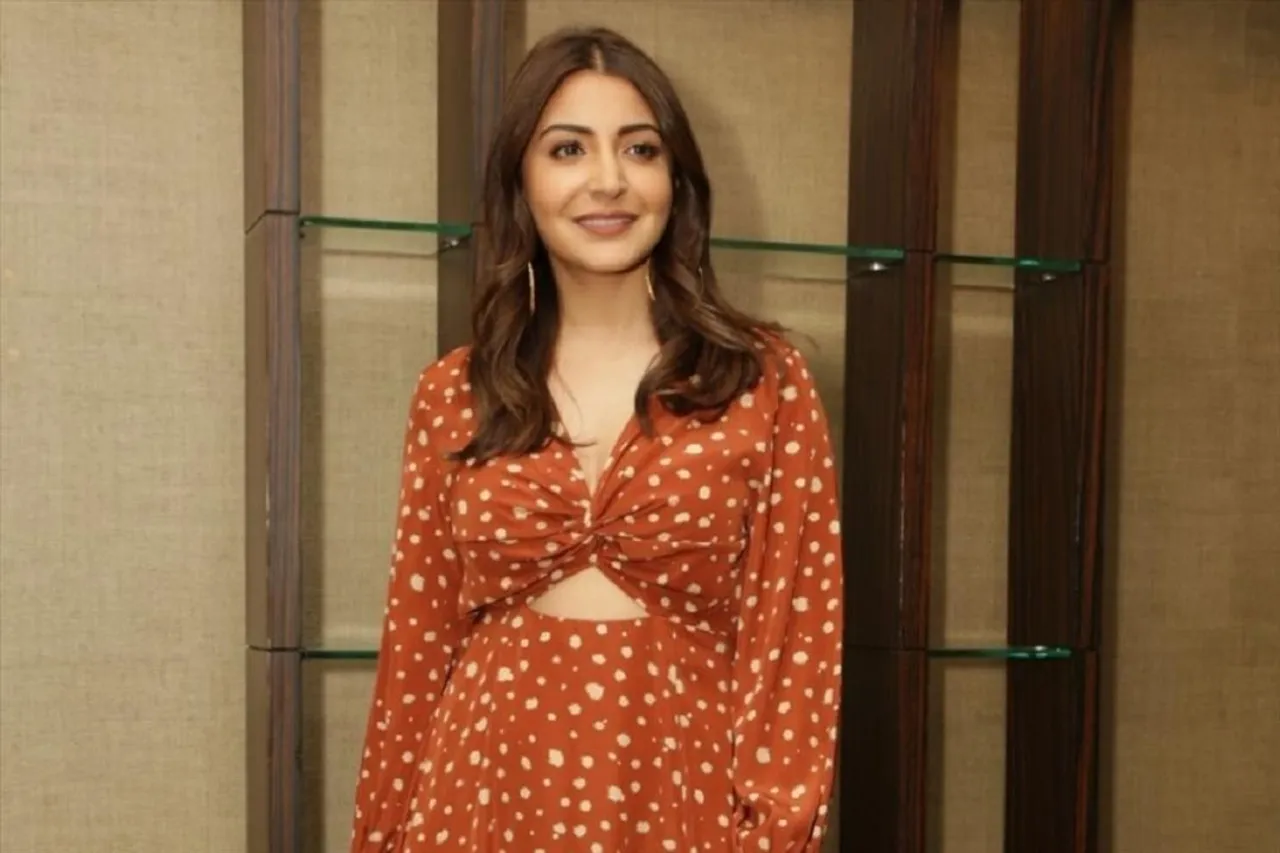 ছুটি কাটানোর মেজাজকে ইন্ধন যোগাচ্ছেন অনুষ্কা