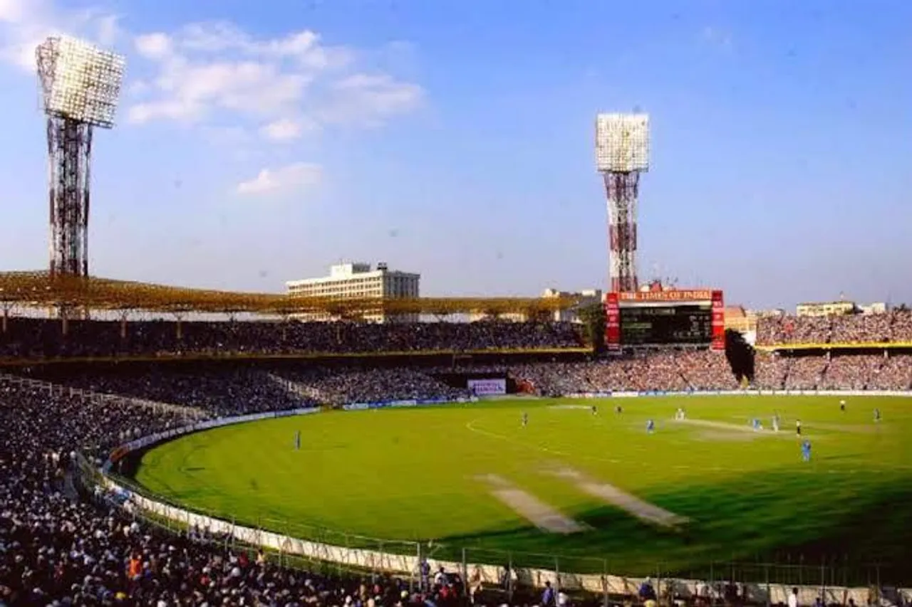 কলকাতায় ঝমঝমিয়ে বৃষ্টি, ইডেনে ম্যাচ কি হবে?