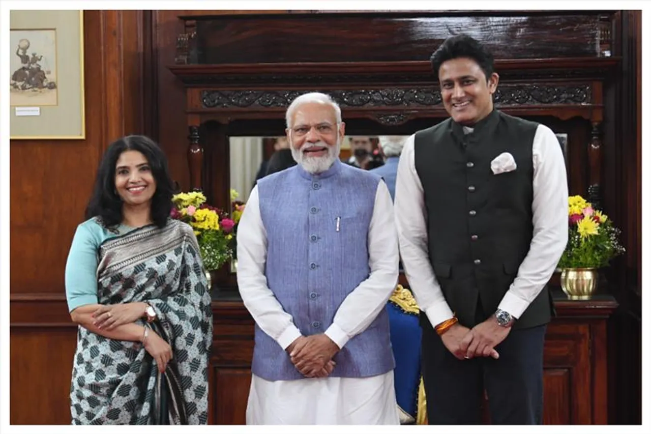 প্রধানমন্ত্রীর সঙ্গে কথা বললেন অনীল কুম্বলেরা