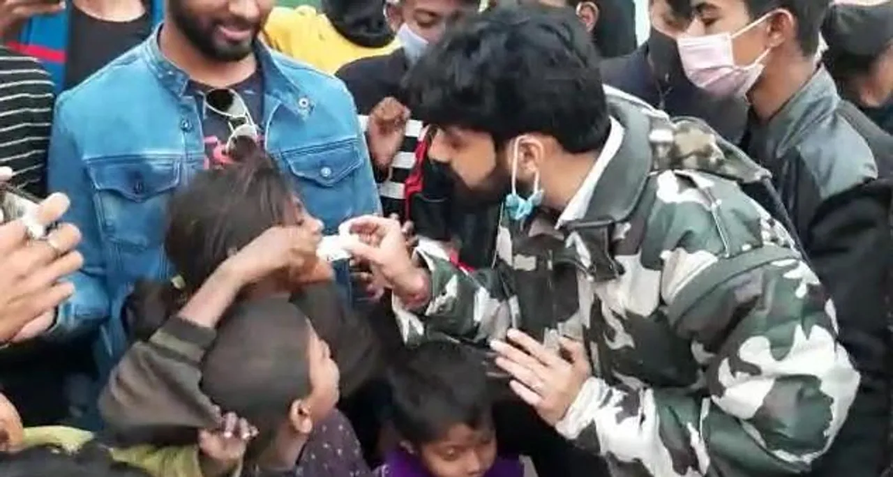 অভিনব উপায়ে জন্মদিন পালন যুবকের