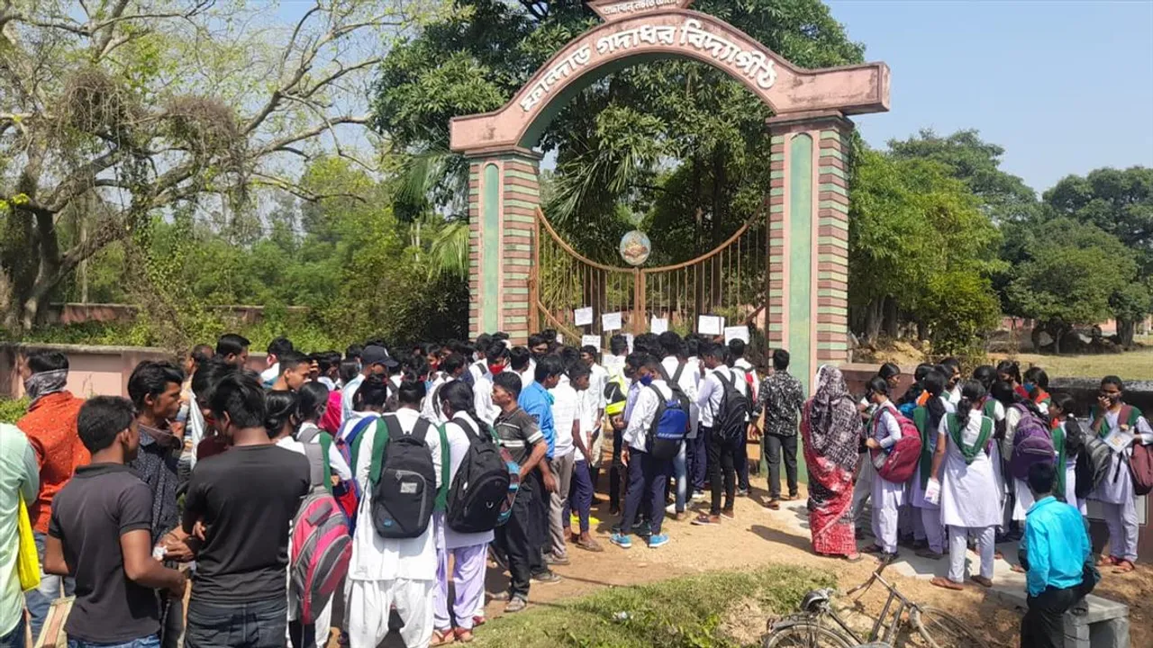 নির্বিঘ্নে কাটল মাধ্যমিকের প্রথম পরীক্ষা, মেদিনীপুরে প্রস্তুত ছিল পুলিশ