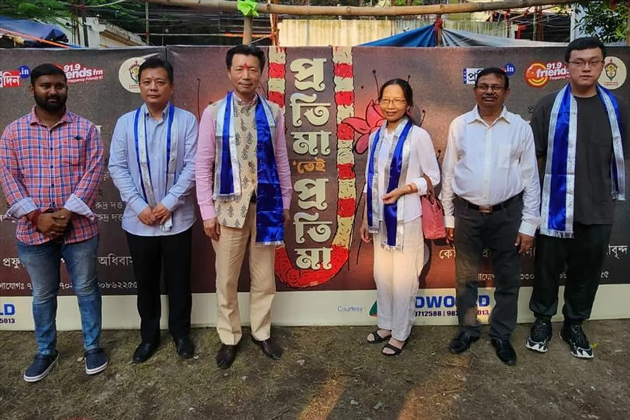 রেড কার্পেটে ঝা লিউকে উষ্ণ অভ্যর্থনা কেষ্টপুর প্রফুল্লকানন (পশ্চিম) অধিবাসীবৃন্দের