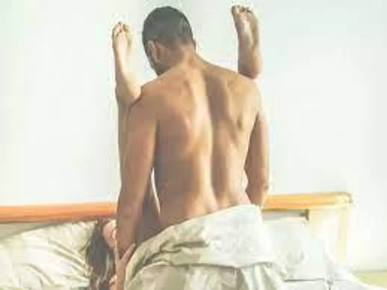 মাত্র ৩-5 মিনিটেই আপনার স্ত্রীর অর্গাজম হবে এই সেক্স পজিশনে