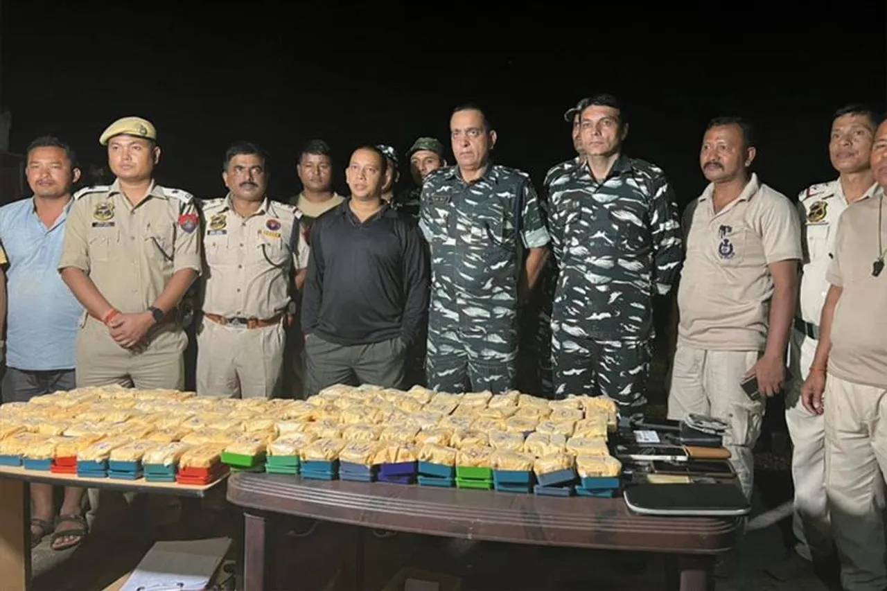 টাকা সহ এবার মাদকের পাহাড় বাজেয়াপ্ত করল পুলিশ