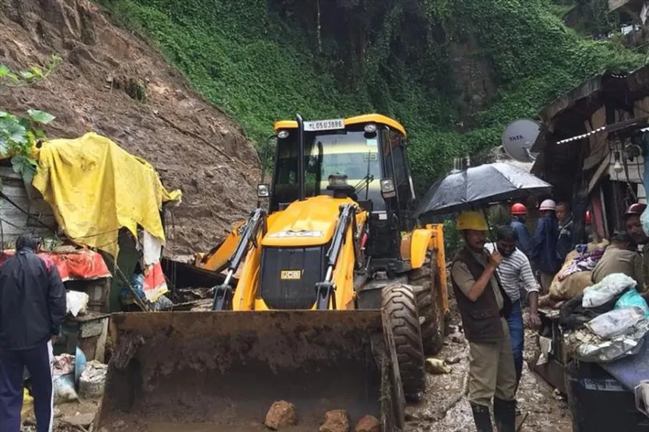 উদ্ধার হওয়া শ্রমিকদের অবস্থা আশঙ্কাজনক