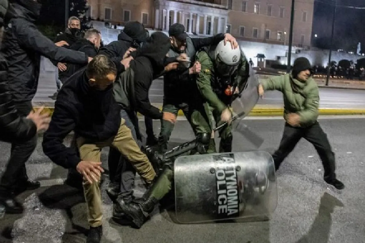 এথেন্সের পরিস্থিতি ক্রমেই উত্তাল হয়ে উঠছে, দেখুন ভিডিও