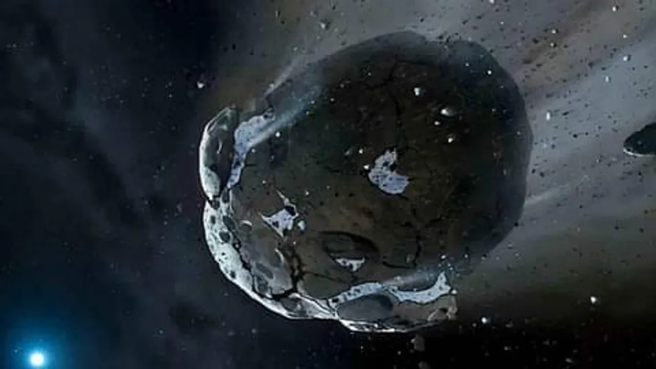 বিশালাকার ধুমকেতু ধেয়ে আসছে সৌরমণ্ডল এর দিকে