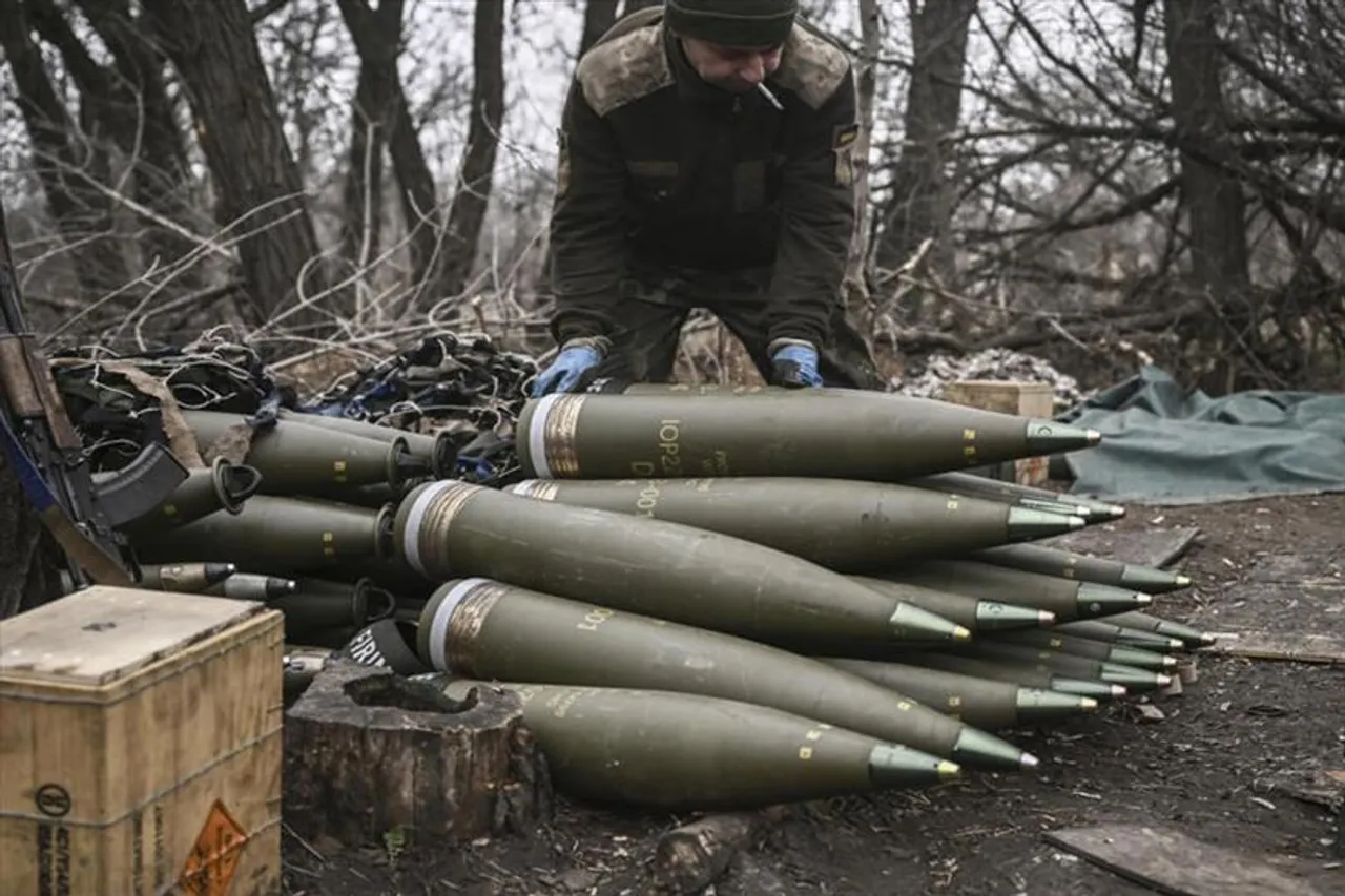ইউক্রেনের জন্য  গোলাবারুদ দেবে ইউরোপীয় ইউনিয়ন
