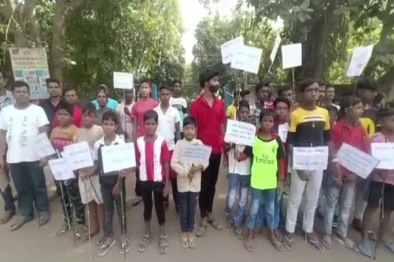 খেলার মাঠ দখলের চেষ্টা, প্রতিবাদ