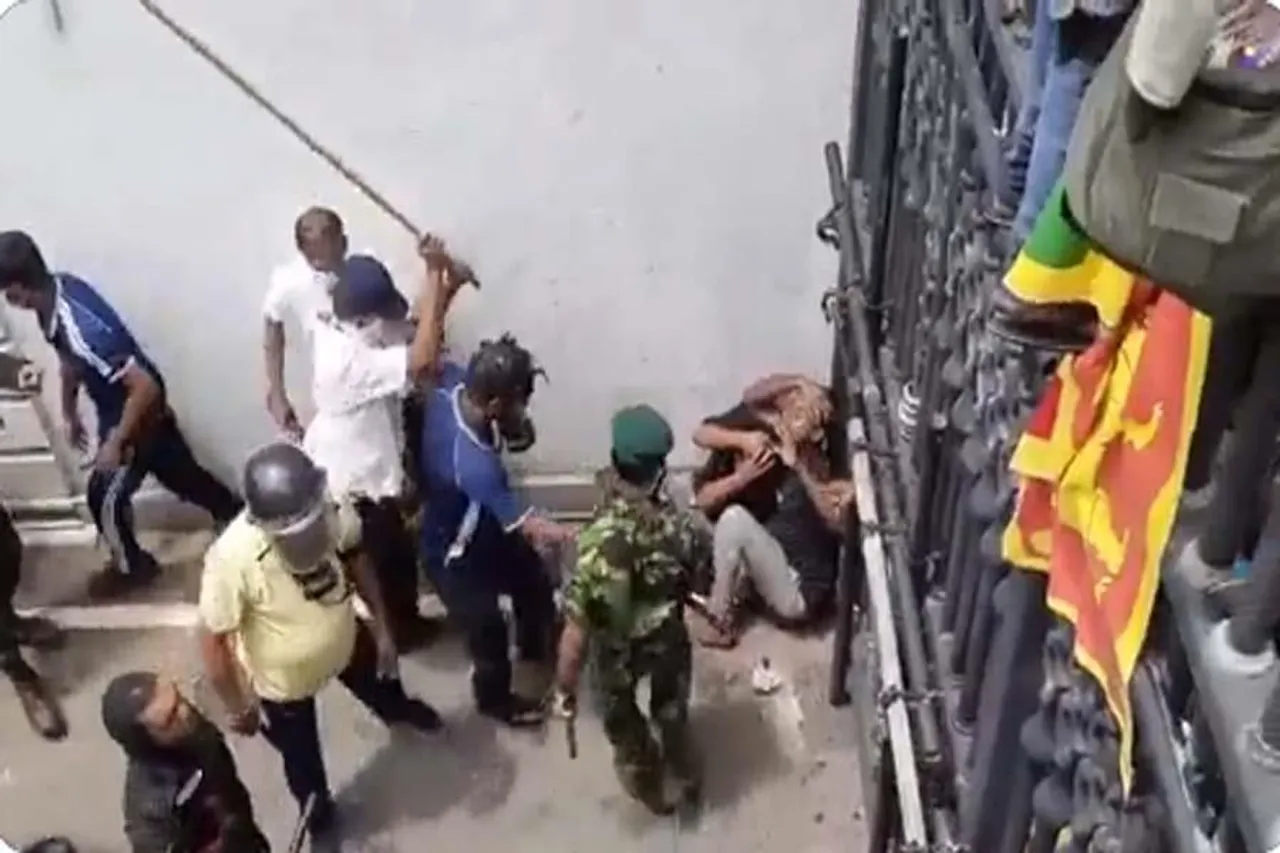 বিক্ষোভকারীদের ওপর নৃশংস মার, আরও এক ভিডিও ভাইরাল