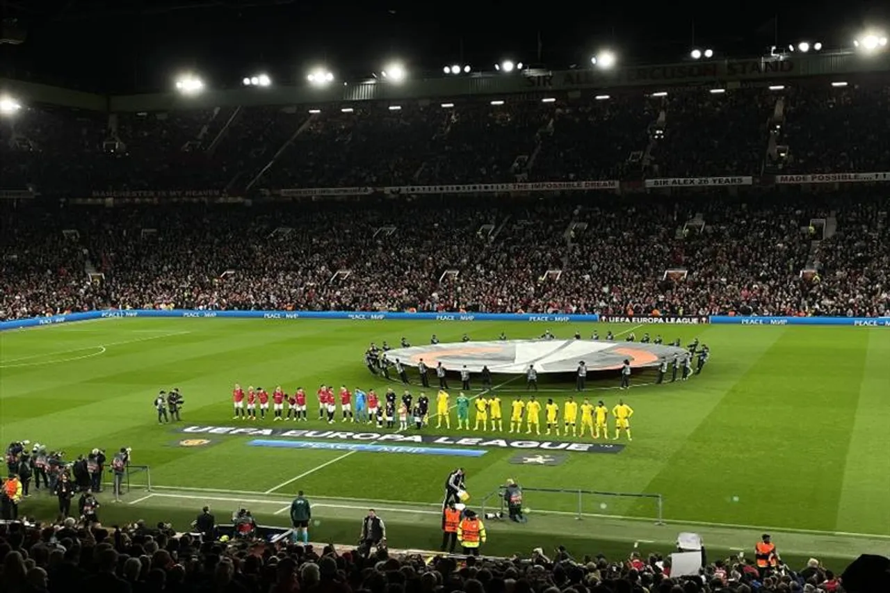 জিতছে ম্যানচেস্টার ইউনাইটেড