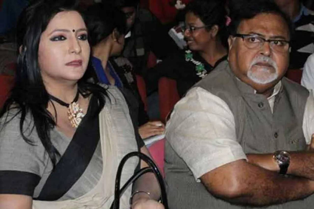 'নাকতলা থেকে চলবে শিক্ষা দফতর,' বৈশাখীকে এমনটাই বলেছিলেন পার্থ