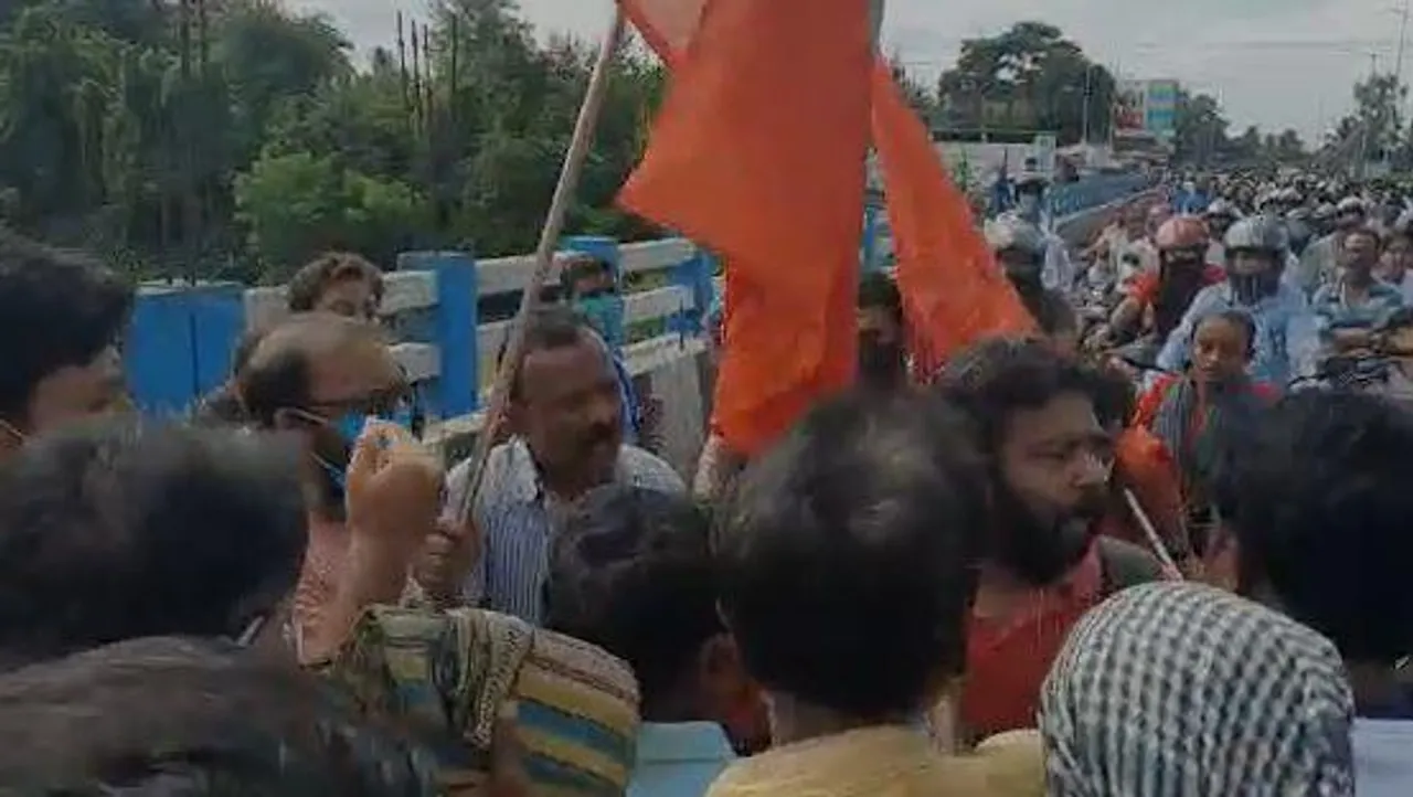 দফায় দফায় উত্তপ্ত দুর্গাপুর, পুলিশের সঙ্গে ধ্বস্তাধস্তি ধর্মঘটীদের