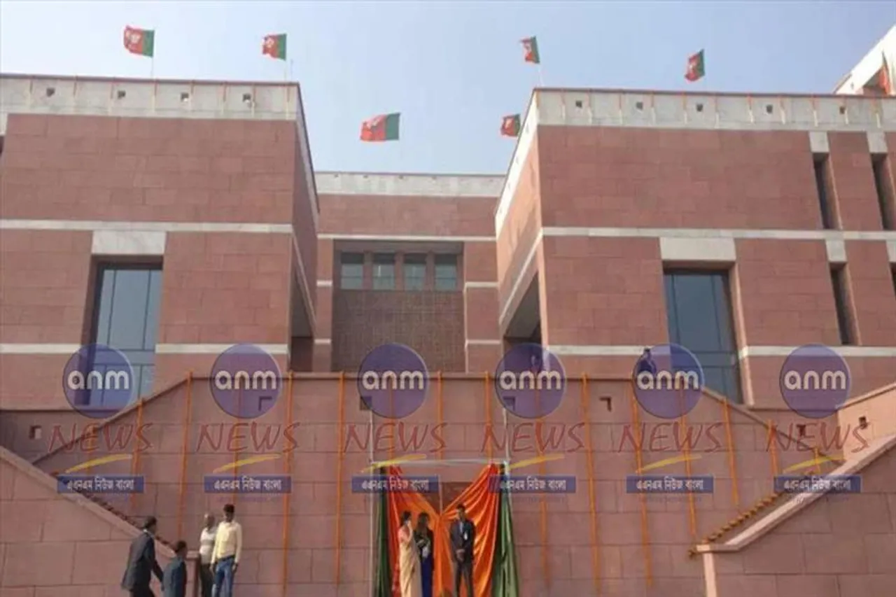 বিজেপির দফতরে ন্যাপকিন ভেন্ডিং মেশিন!