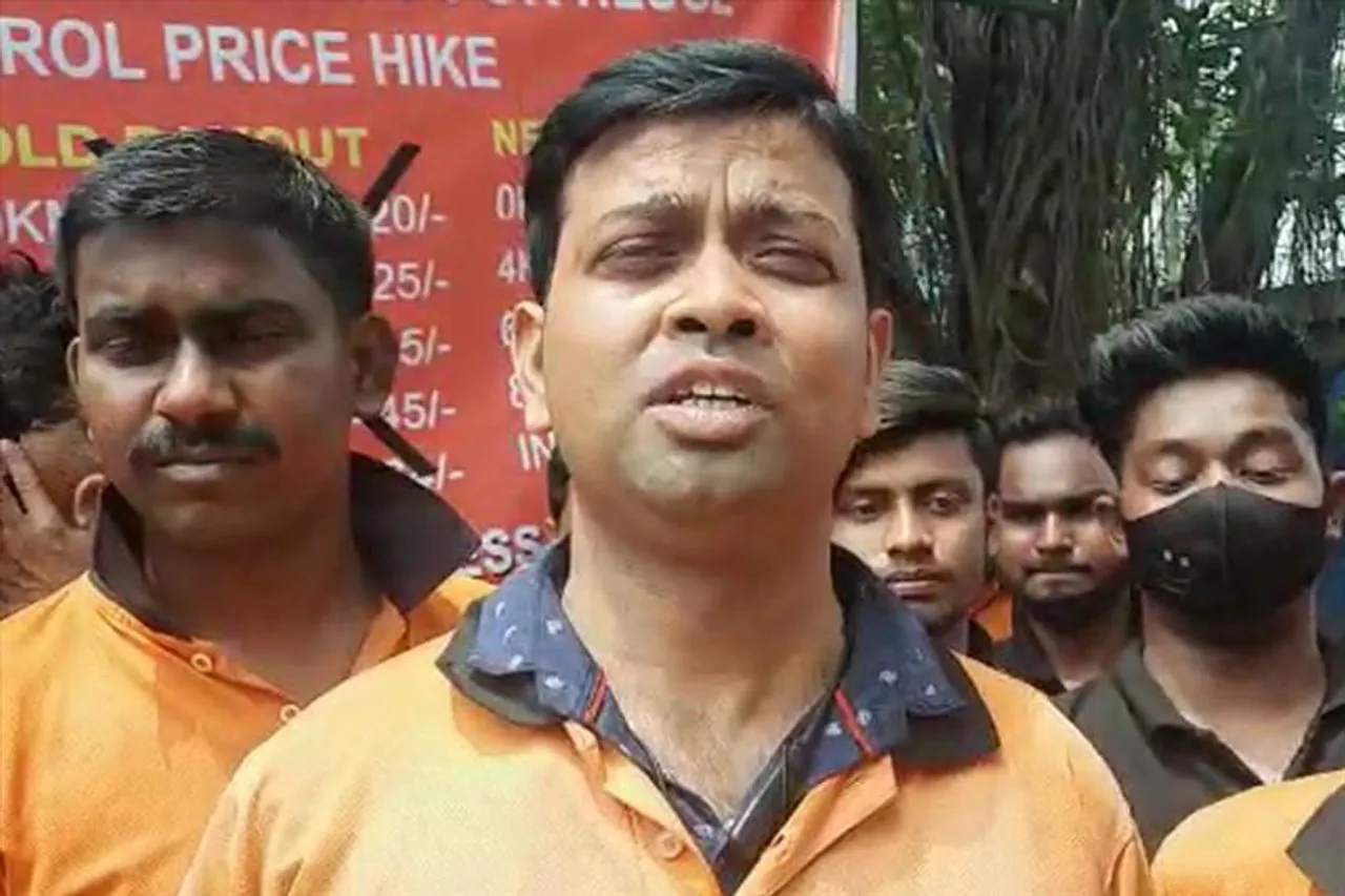 বৃহত্তর আন্দোলনের হুমকি বেসরকারি খাদ্য সরবরাহ সংস্থার