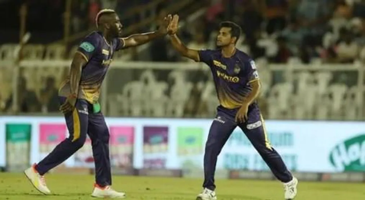 বল হাতে নিয়েই স্যামসনকে ফেরালেন রাসেল