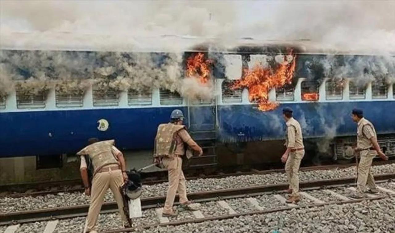 অগ্নিপথ বিক্ষোভের আঁচ, বাতিল পূর্ব রেলের একাধিক দূরপাল্লার ট্রেন