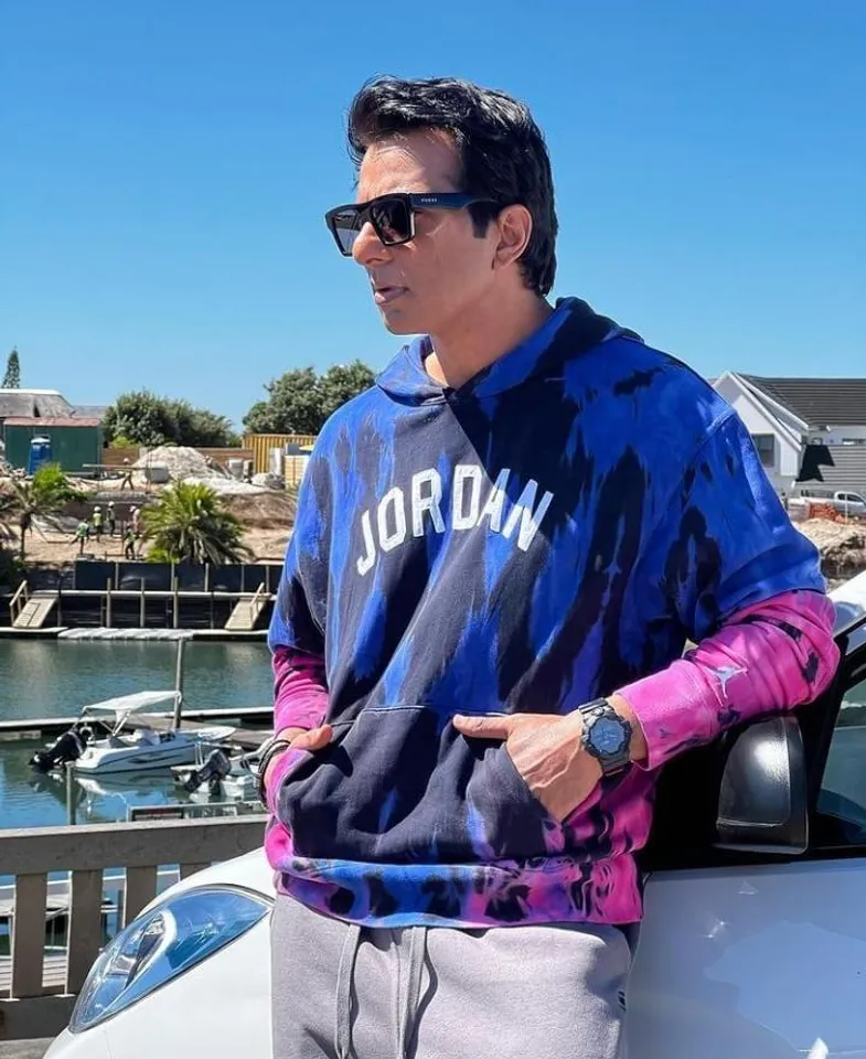 নিজের সাফল্যের কৃতিত্ব মাকে দিলেন সোনু