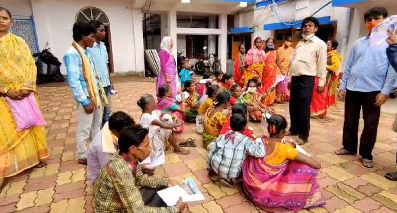 ত্রাণ সামগ্রী না পাওয়ায় বিক্ষোভ