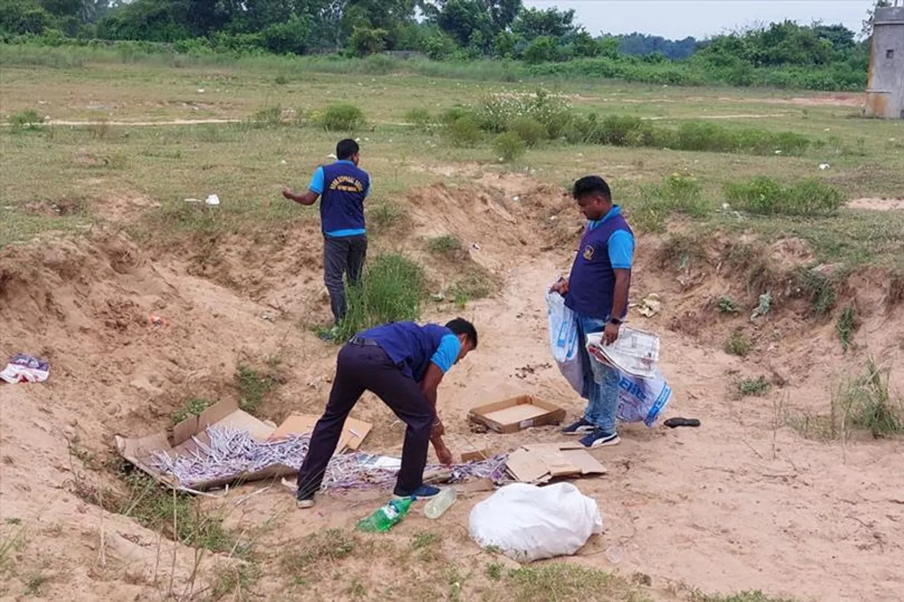 একাধিক আতসবাজি ও নিষিদ্ধ শব্দবাজি নিষ্ক্রিয় করল পুলিশ
