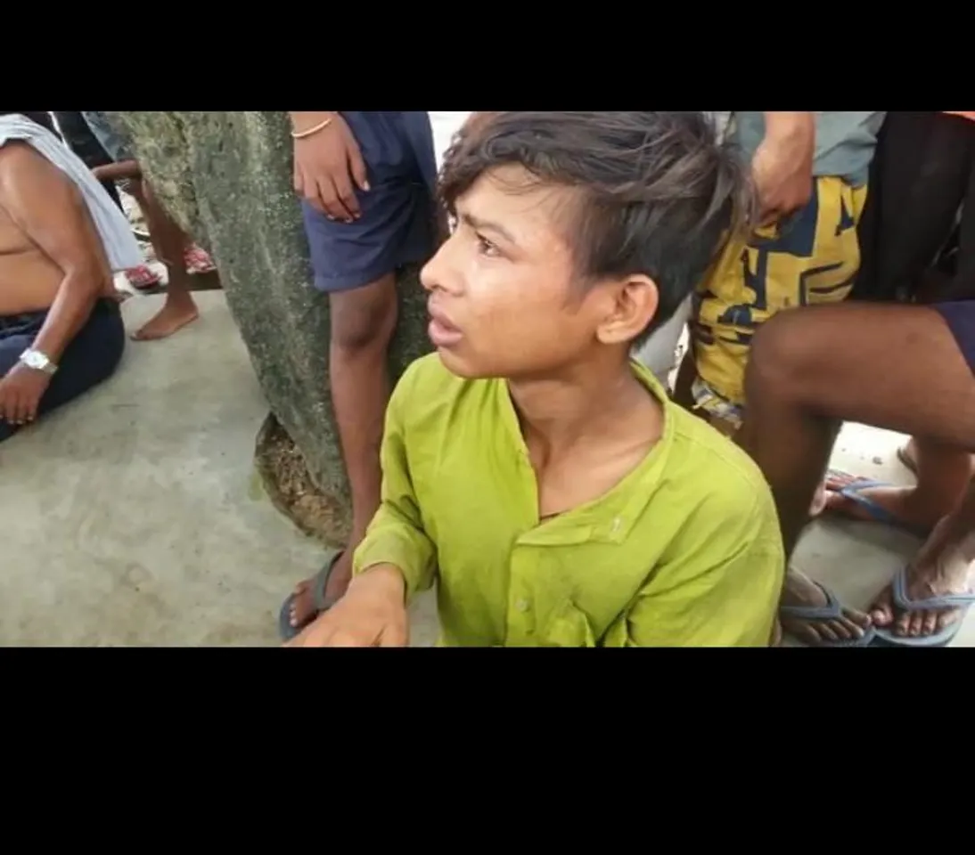 হাতে নাতে ধরা পড়ল মোবাইল চোর