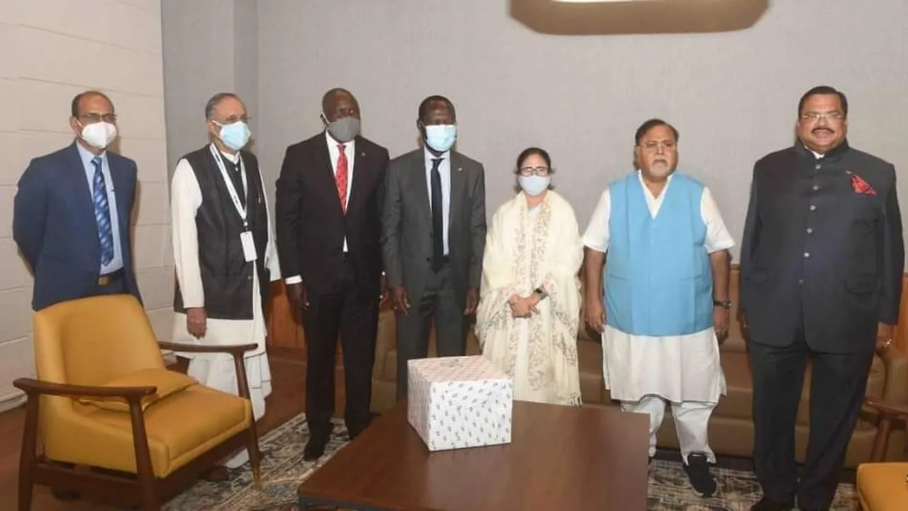 মুখ্যমন্ত্রীর নৈশভোজে ব্রিটেন, জাপান-সহ ১৯ দেশের প্রতিনিধি