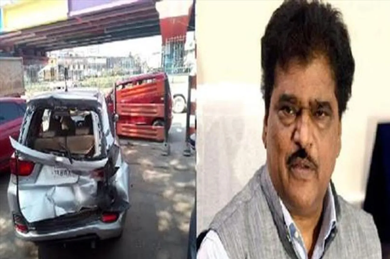 বড়সড় দুর্ঘটনার কবলে প্রাক্তন মন্ত্রী