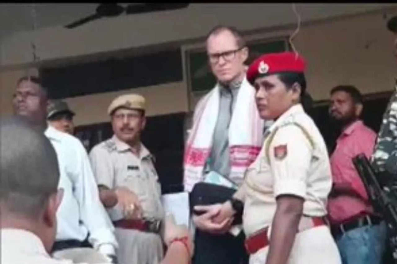 সুইডেনে ফেরানোর ব্যবস্থা হল আটক ৩ বিদেশীকে