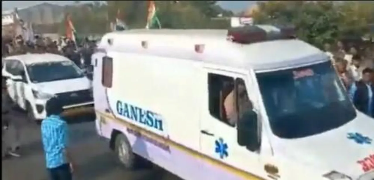 ভারত জোড়ো যাত্রার সময় অ্যাম্বুল্যান্সকে রাস্তা ছাড়লেন রাহুল, দেখুন ভিডিও