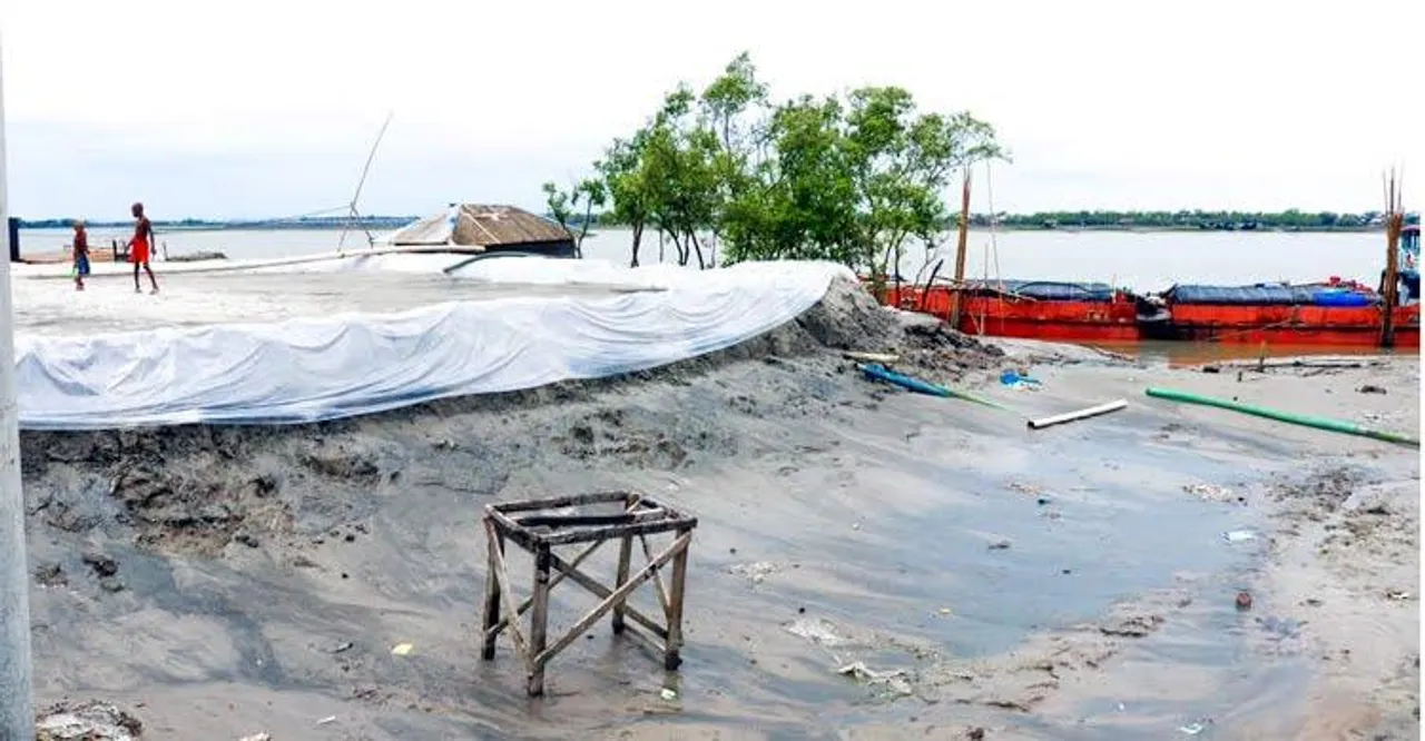 অবৈধ বালি খাদানের বিরুদ্ধে ব্যবস্থা গ্রহণ করায় পুলিশ ও প্রশাসনের পাশে দাঁড়ালেন বৈধ বালি ব্যবসায়ীরা
