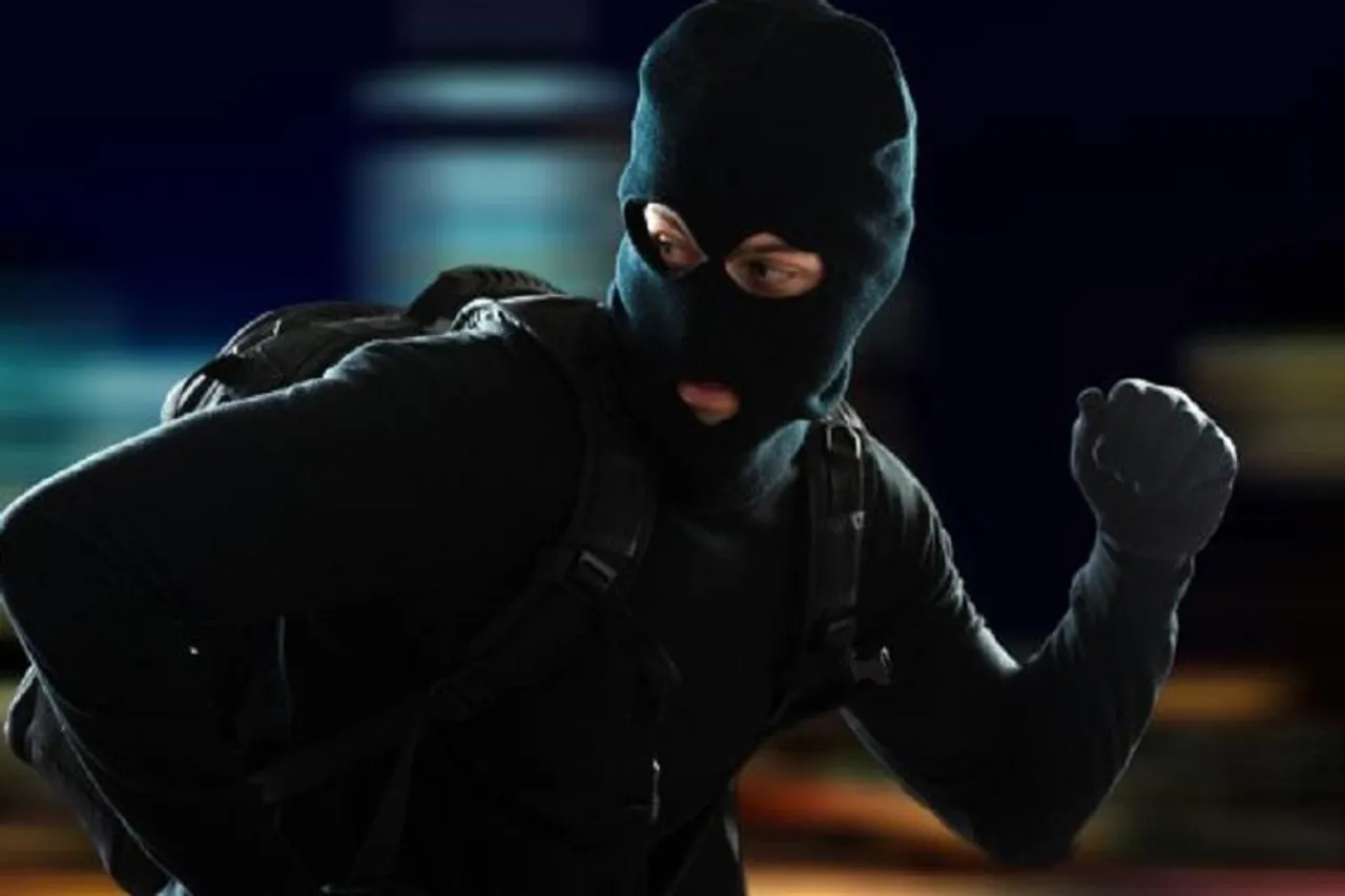 ফের দুঃসাহসিক চুরির ঘটনায় চাঞ্চল্য