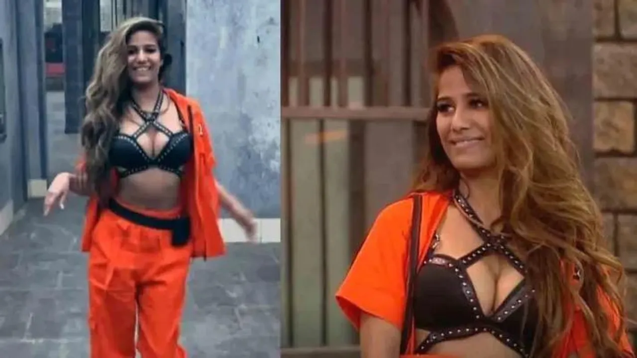 ক্যামেরার সামনে বিবস্ত্র পুনম পাণ্ডে