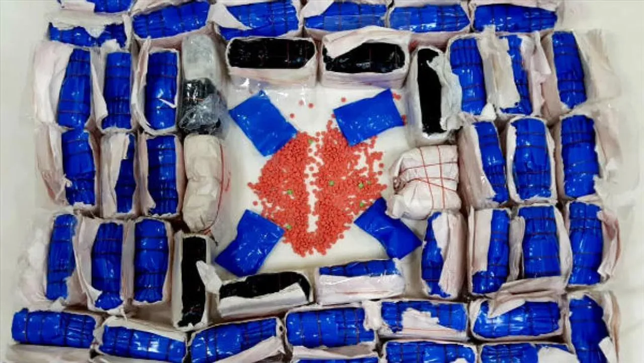 বিপুল সংখ্যক ইয়াবা ট্যাবলেট বাজেয়াপ্ত করল সুতি থানার পুলিশ