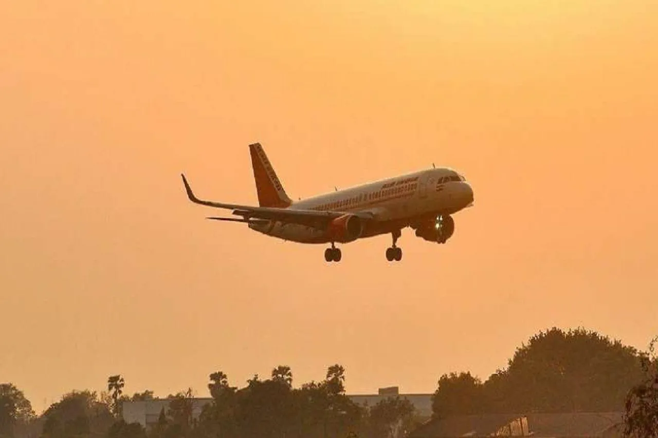 কাবুল বিমানবন্দর থেকে দিল্লির উদ্দেশে রওনা দিয়েছে ভারতীয় বিমান