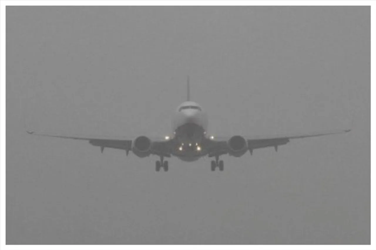 কুয়াশার কারণে ফের বিমান চলাচল ব্যাহত