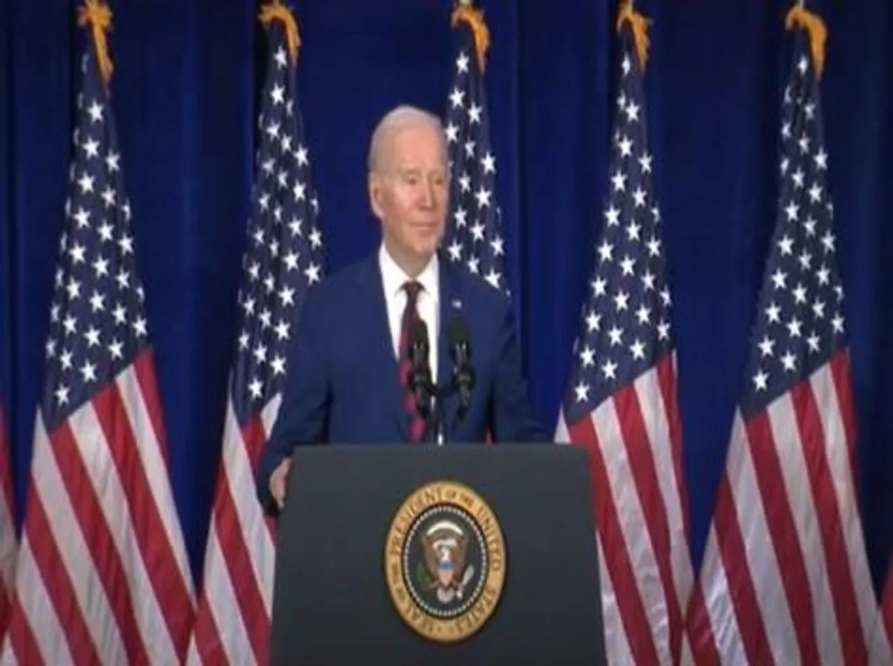 বন্দুকের ব্যাকগ্রাউন্ড চেক বাড়ানোর নতুন নির্বাহী আদেশে স্বাক্ষর করলেন মার্কিন প্রেসিডেন্ট