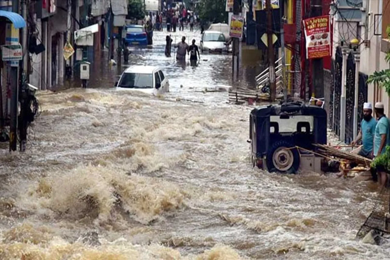 বন্যা পরিস্থিতিতে জারি দ্বিতীয় সতর্কতা