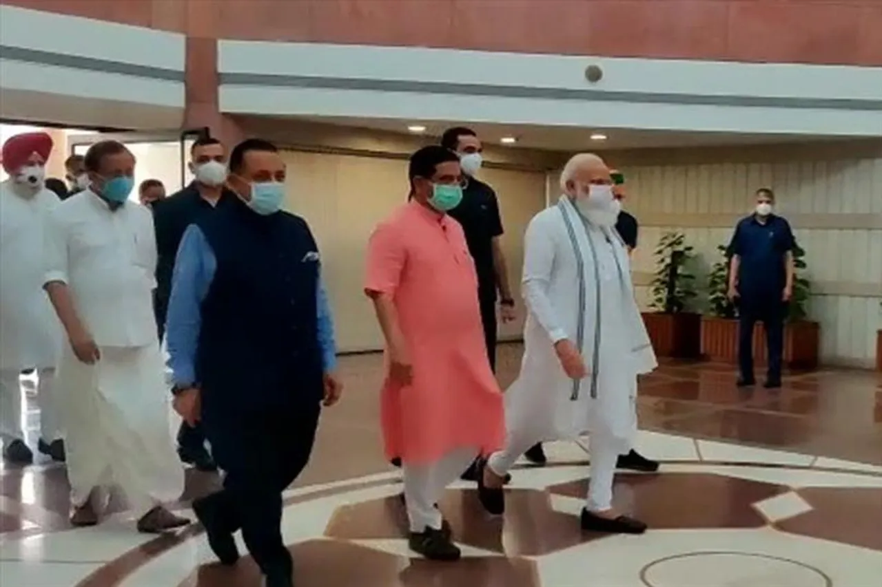 অধিবেশনের আগেই দিল্লিতে বিজেপির সংসদীয় কমিটির বৈঠক শুরু