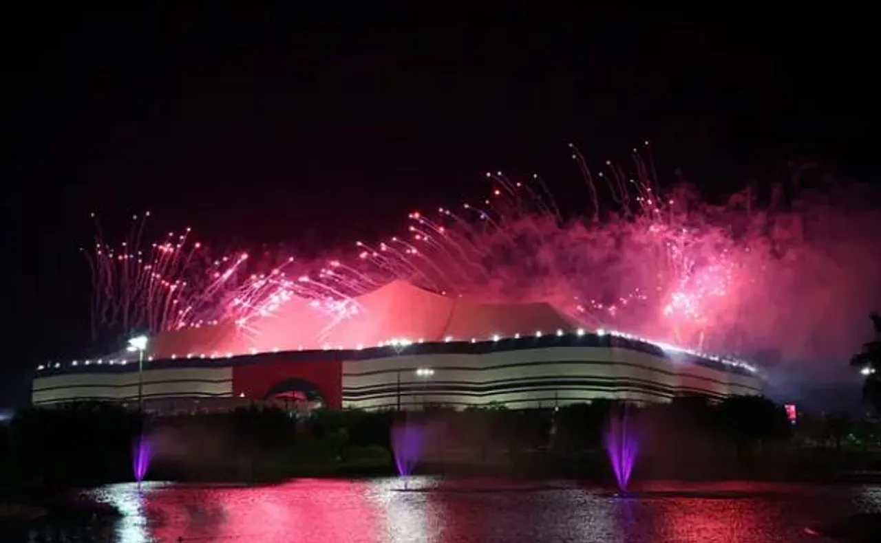 আতশবাজির সঙ্গে শেষ হল অনুষ্ঠান