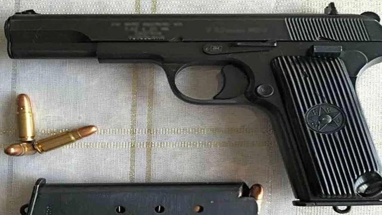 পুরসভা নির্বাচনের আগে আগ্নেয়াস্ত্র-সহ গ্রেফতার ৩