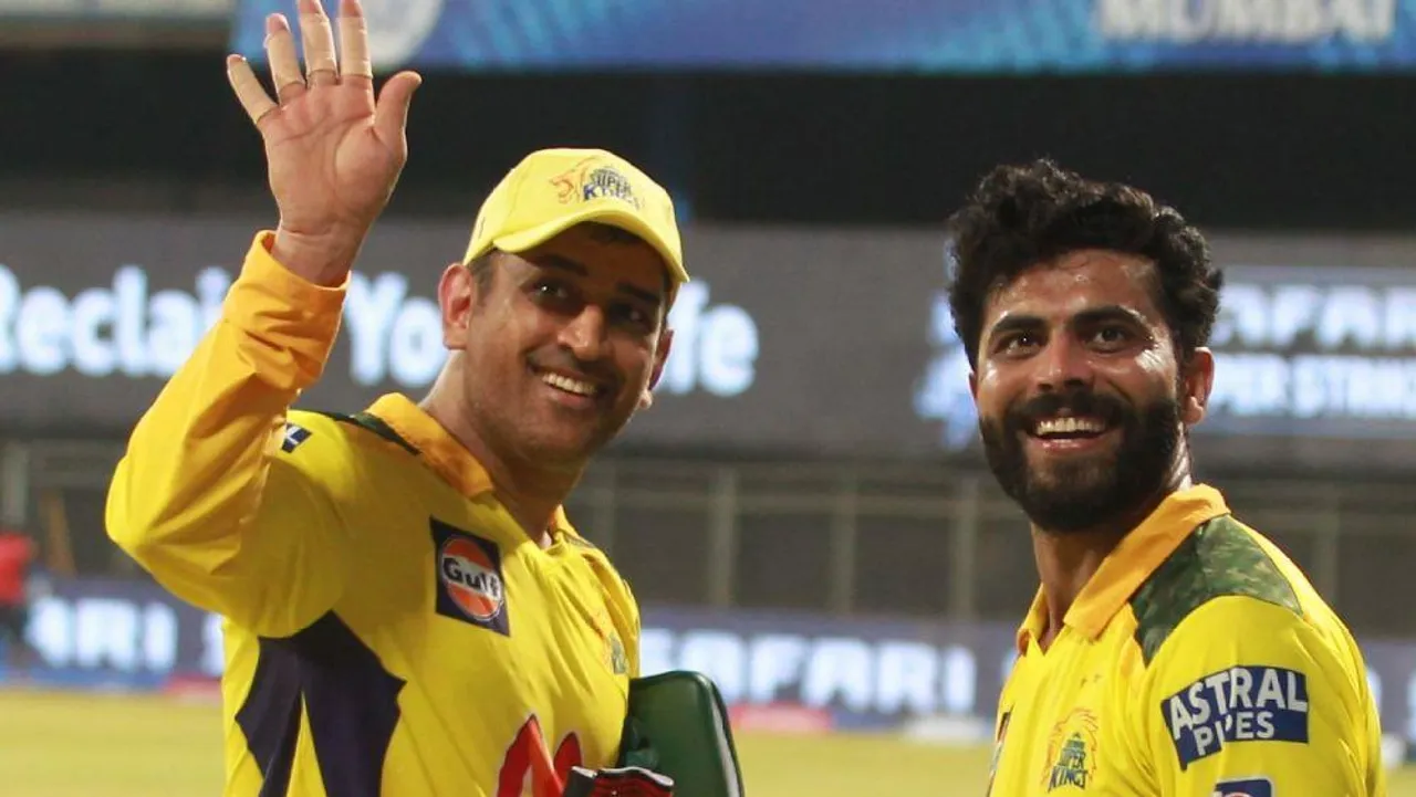 চেন্নাইয়ের ক্যাপ্টেন্সি ছাড়লেন ধোনি