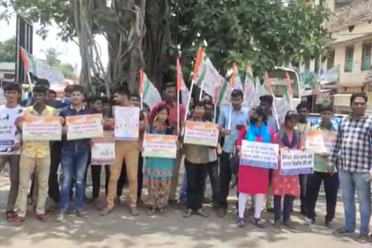 কেন্দ্রীয় এজেন্সিগুলির নিরপেক্ষতায় প্রশ্ন তুলে পথে নামলো তৃণমূলের ছাত্রনেতারা